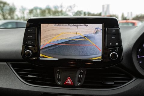 Hyundai i30 FASTBACK SE NAV 21