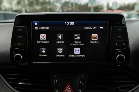 Hyundai i30 FASTBACK SE NAV 29