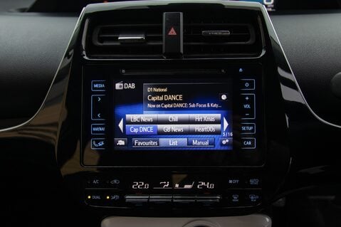 Toyota Prius VVT-I BUSINESS EDITION PLUS 27