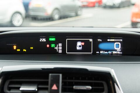 Toyota Prius VVT-I BUSINESS EDITION PLUS 15