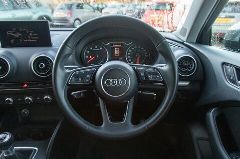 Audi A3 SPORTBACK TFSI SE 21