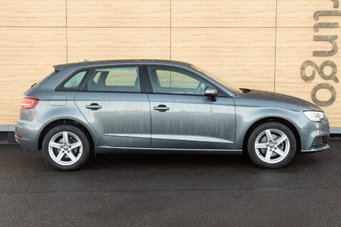 Audi A3 SPORTBACK TFSI SE 12