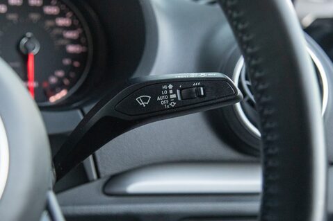 Audi A3 SPORTBACK TFSI SE 18