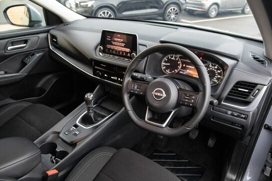 Nissan Qashqai DIG-T ACENTA PREMIUM MHEV