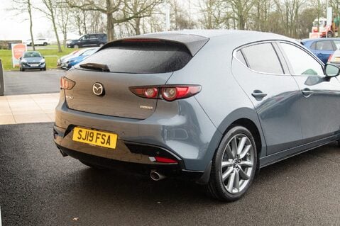Mazda 3 SPORT LUX MHEV 8