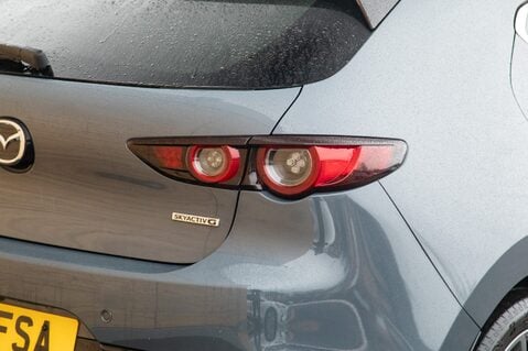 Mazda 3 SPORT LUX MHEV 9