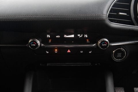 Mazda 3 SPORT LUX MHEV 32