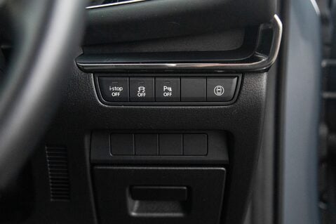 Mazda 3 SPORT LUX MHEV 16