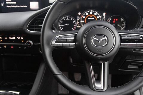 Mazda 3 SPORT LUX MHEV 19