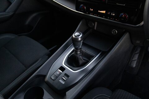 Nissan Qashqai DIG-T ACENTA PREMIUM MHEV 33