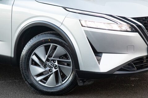 Nissan Qashqai DIG-T ACENTA PREMIUM MHEV 11