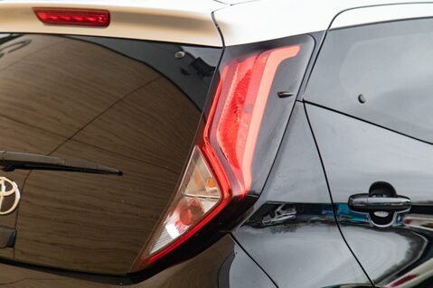 Toyota Aygo VVT-I X-CLUSIV X-SHIFT 9