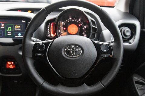 Toyota Aygo VVT-I X-CLUSIV X-SHIFT 21