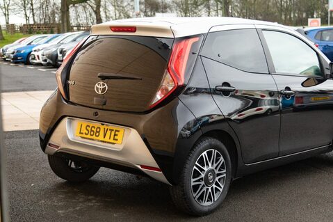 Toyota Aygo VVT-I X-CLUSIV X-SHIFT 8