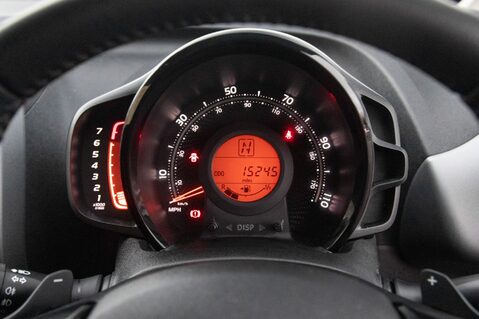 Toyota Aygo VVT-I X-CLUSIV X-SHIFT 15
