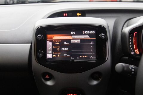 Toyota Aygo VVT-I X-CLUSIV X-SHIFT 27