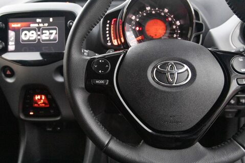 Toyota Aygo VVT-I X-CLUSIV X-SHIFT 19