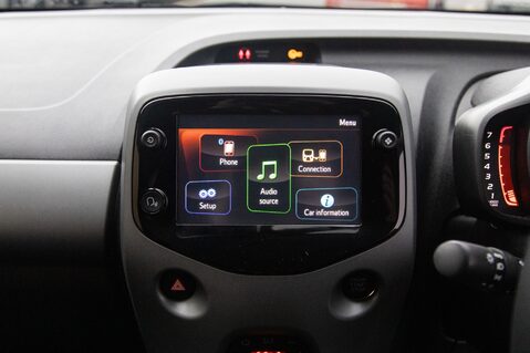 Toyota Aygo VVT-I X-CLUSIV X-SHIFT 22