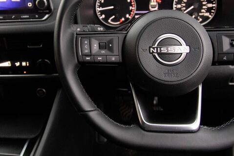 Nissan Qashqai DIG-T ACENTA PREMIUM MHEV 19