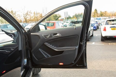 Mercedes-Benz GLA Class GLA 200 AMG LINE EDITION PLUS 14