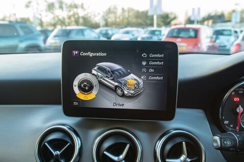 Mercedes-Benz GLA Class GLA 200 AMG LINE EDITION PLUS 33