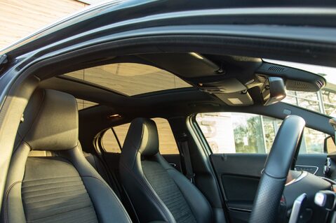 Mercedes-Benz GLA Class GLA 200 AMG LINE EDITION PLUS 37