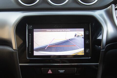 Suzuki Vitara SZ-T MHEV 27