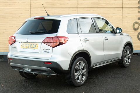 Suzuki Vitara SZ-T MHEV 2