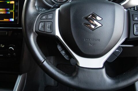 Suzuki Vitara SZ-T MHEV 19