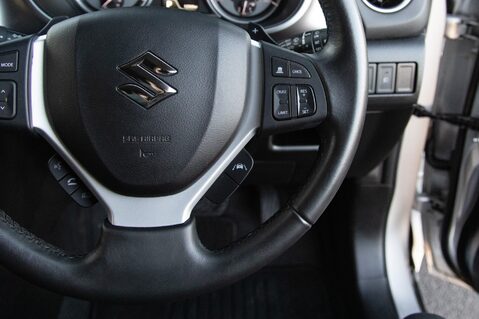 Suzuki Vitara SZ-T MHEV 20