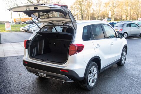 Suzuki Vitara SZ-T MHEV 33