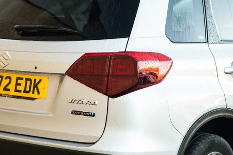 Suzuki Vitara SZ-T MHEV 9