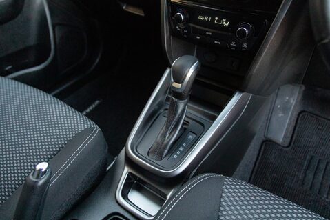 Suzuki Vitara SZ-T MHEV 30