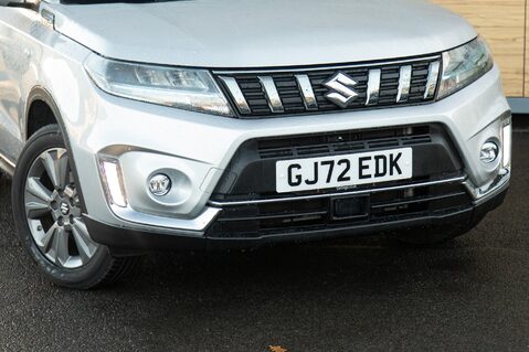 Suzuki Vitara SZ-T MHEV 10