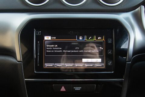 Suzuki Vitara SZ-T MHEV 23