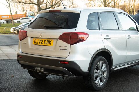 Suzuki Vitara SZ-T MHEV 8