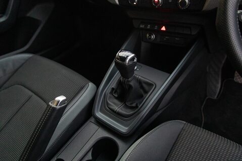 Audi A1 SPORTBACK TFSI S LINE 31