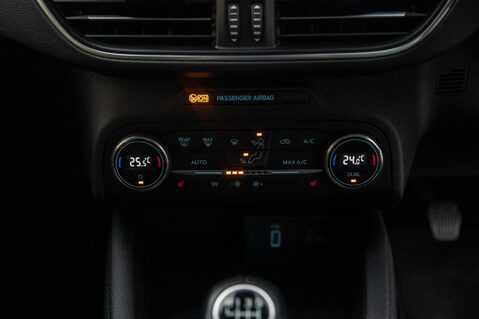 Ford Focus TITANIUM 31