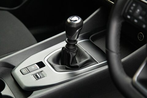 Nissan Qashqai DIG-T ACENTA PREMIUM MHEV 29