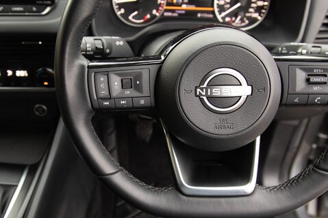 Nissan Qashqai DIG-T ACENTA PREMIUM MHEV 19