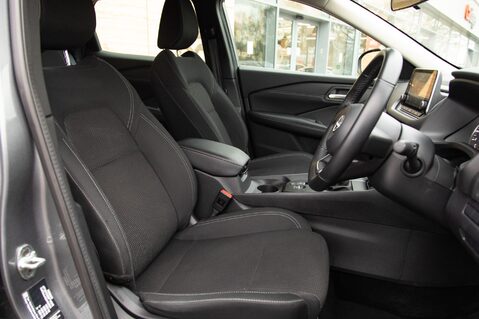 Nissan Qashqai DIG-T ACENTA PREMIUM MHEV 28