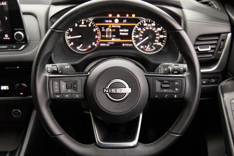 Nissan Qashqai DIG-T ACENTA PREMIUM MHEV 21