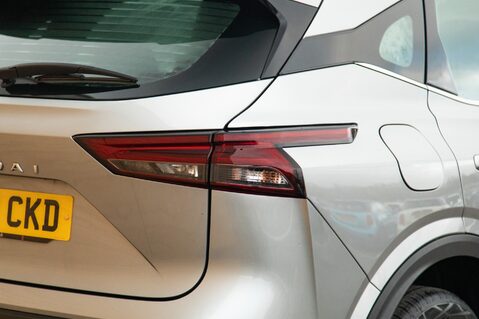 Nissan Qashqai DIG-T ACENTA PREMIUM MHEV 9