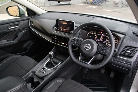 Nissan Qashqai DIG-T ACENTA PREMIUM MHEV 4