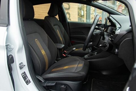 Ford Fiesta ACTIVE B AND O PLAY 33