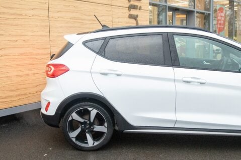 Ford Fiesta ACTIVE B AND O PLAY 7