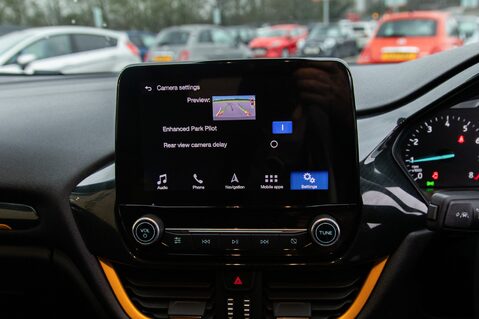 Ford Fiesta ACTIVE B AND O PLAY 30