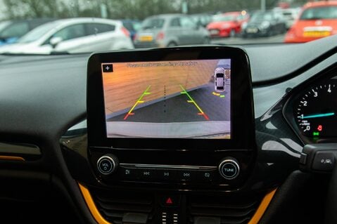 Ford Fiesta ACTIVE B AND O PLAY 24