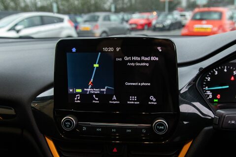 Ford Fiesta ACTIVE B AND O PLAY 27