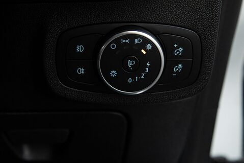 Ford Fiesta ACTIVE B AND O PLAY 17